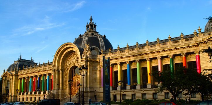 AIlleurs exactement habille le Petit Palais