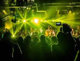 LOUD & CLEAR... We film concerts!