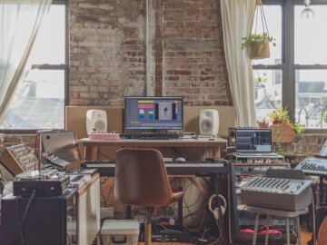 PaprTape - Interview & Studio Tour